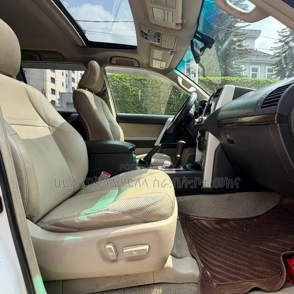 Toyota Land Cruiser Prado 2011 Off white