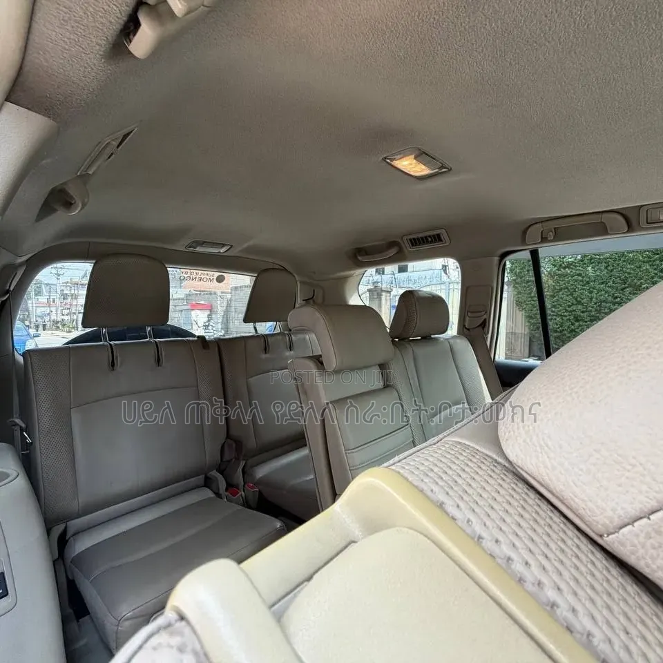 Toyota Land Cruiser Prado 2011 Off white