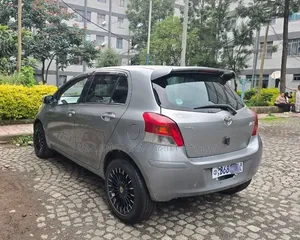 Toyota Yaris 2010 Silver