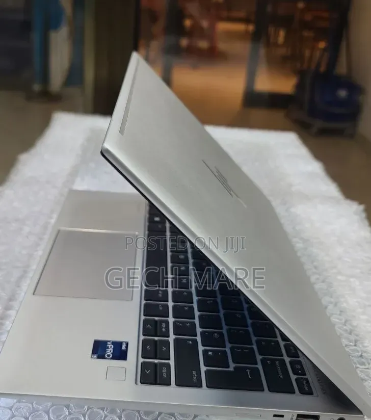 New Laptop HP EliteBook 830 G9 16GB Intel Core i5 SSD 512GB