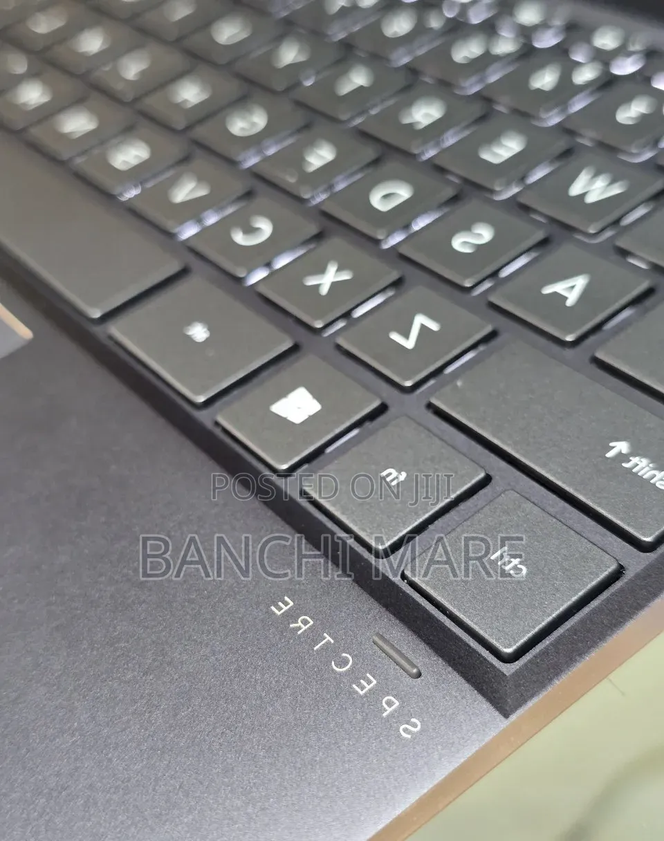 New Laptop HP Spectra 13 16GB Intel Core i7 SSD 1T
