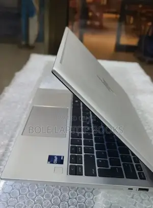 New Laptop HP EliteBook 830 16GB Intel Core i5 SSD 512GB
