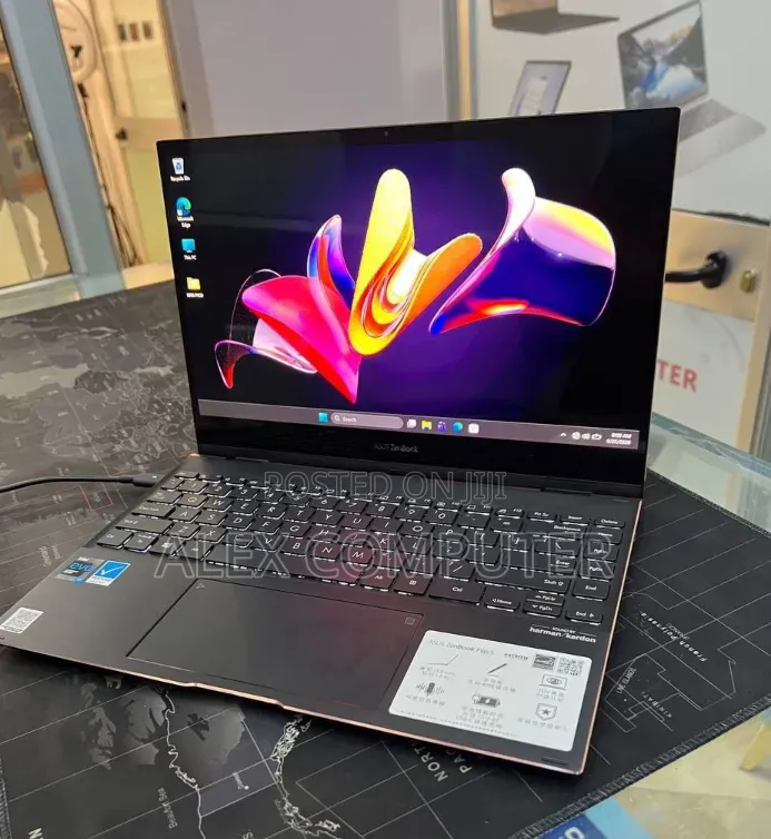 New Laptop Asus VivoBook Flip 14 TP401NA 16GB Intel Core i7 SSD 512GB