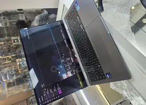 New Laptop Samsung 16GB Intel Core Ultra 7 SSD 512GB