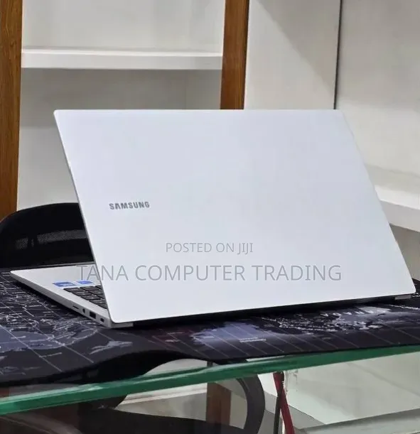 New Laptop Samsung Galaxy Book4 Ultra 16GB Intel Core 7 SSD 512GB