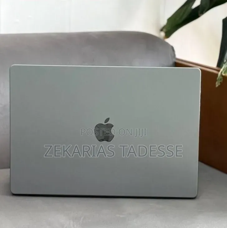 New Laptop Apple MacBook Pro 2020 M1 16GB Apple M1 SSD 1T