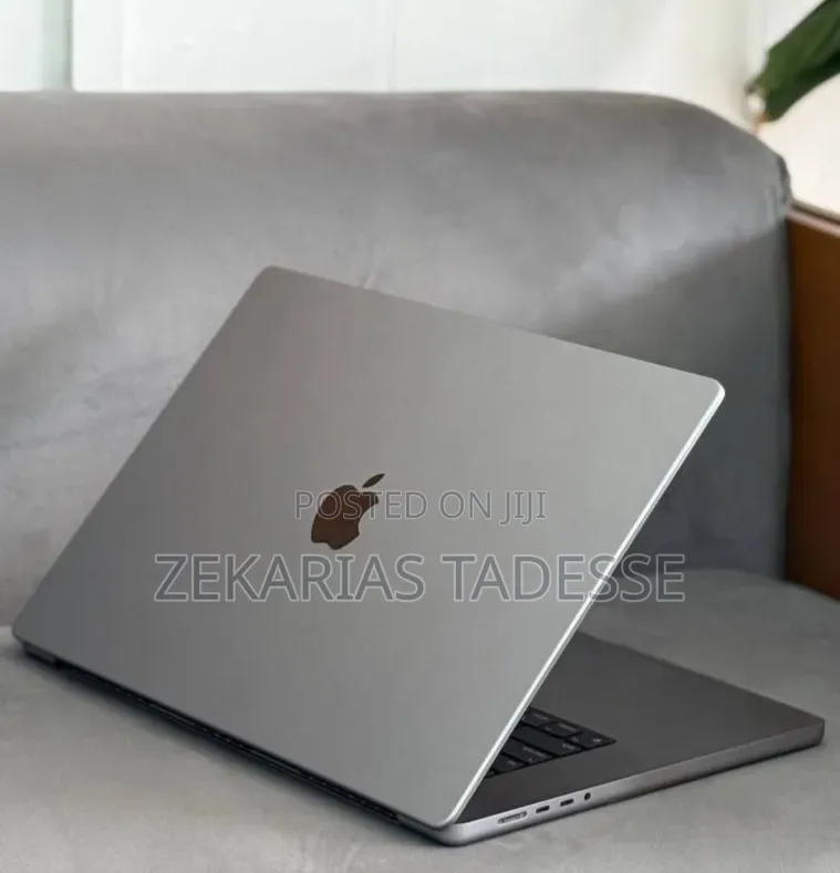 New Laptop Apple MacBook Pro 2020 M1 16GB Apple M1 SSD 1T