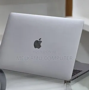 New Laptop Apple MacBook Pro 2019 16GB Intel Core i7 SSD 256GB