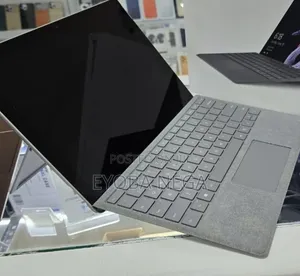 New Laptop Microsoft Surface 8GB Intel Core i5 SSD 128GB