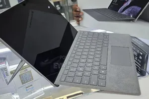 New Laptop Microsoft Surface 8GB Intel Core i5 SSD 128GB