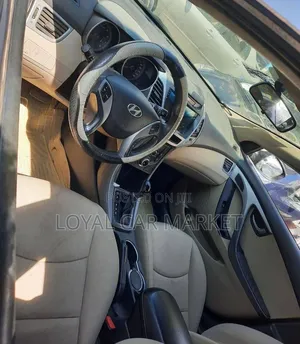 Hyundai Elantra 2015 Gold