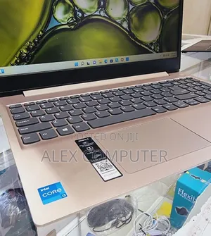 New Laptop Lenovo 8GB Intel Core i3 SSD 256GB