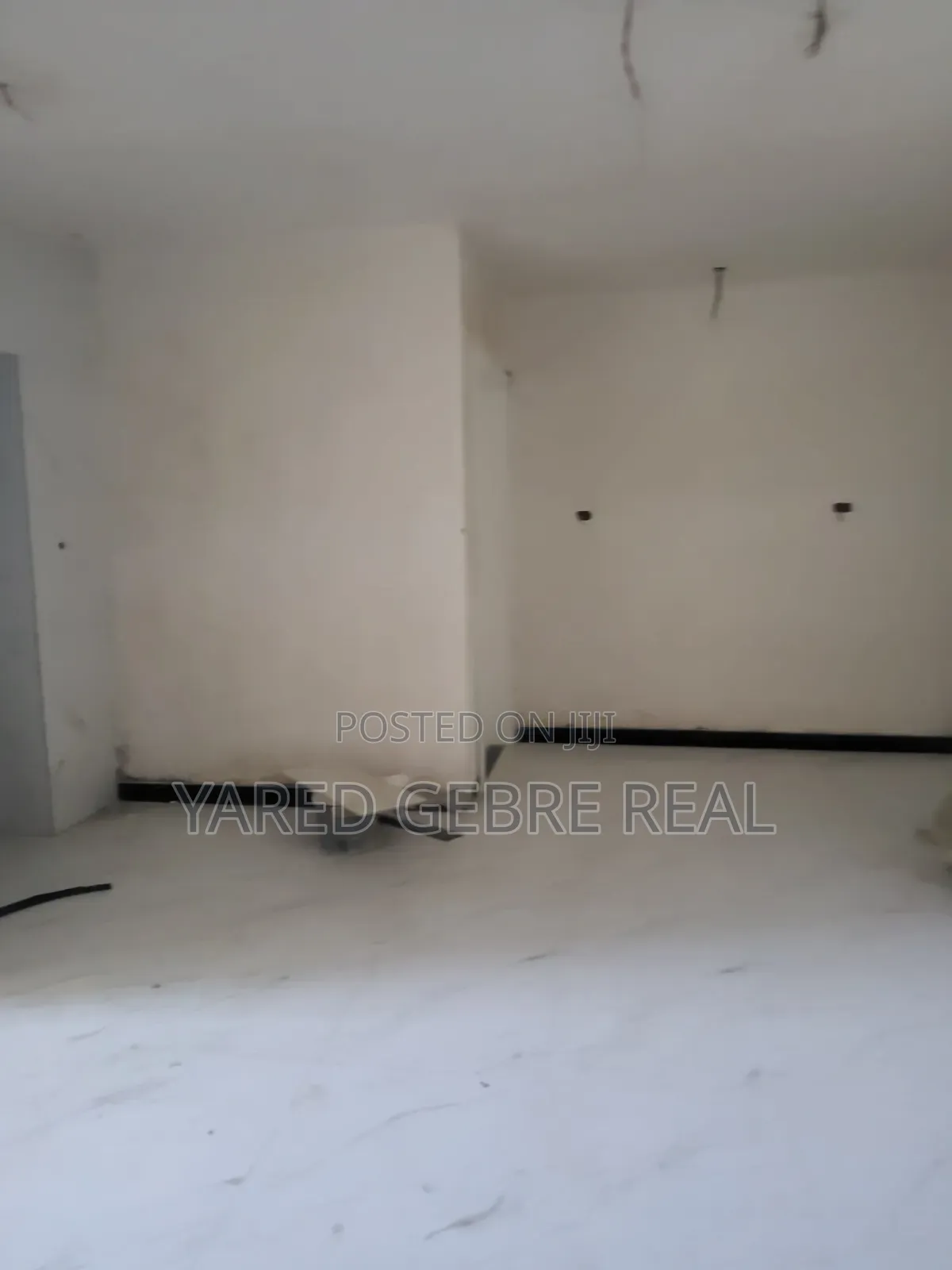 3bdrm Apartment in ቦሌ ወሎ ሰፈር Compound , Bole for sale