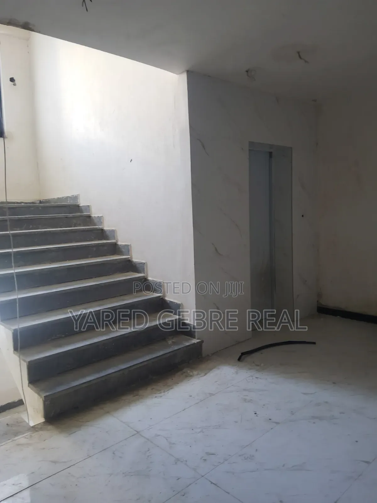 3bdrm Apartment in ቦሌ ወሎ ሰፈር Compound , Bole for sale