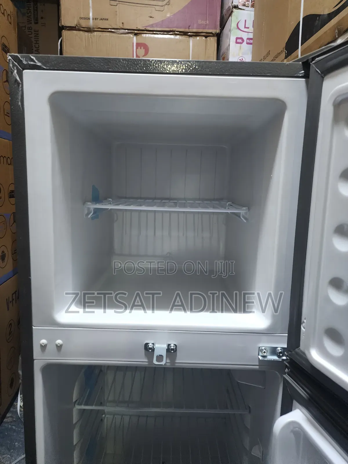 Queen's 250" Refrigerator