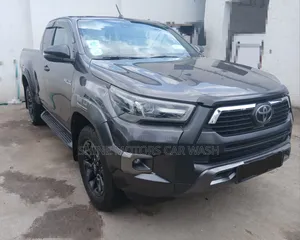 Toyota Hilux 2021 Black