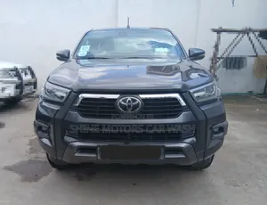Toyota Hilux 2021 Black
