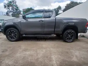 Toyota Hilux 2021 Black