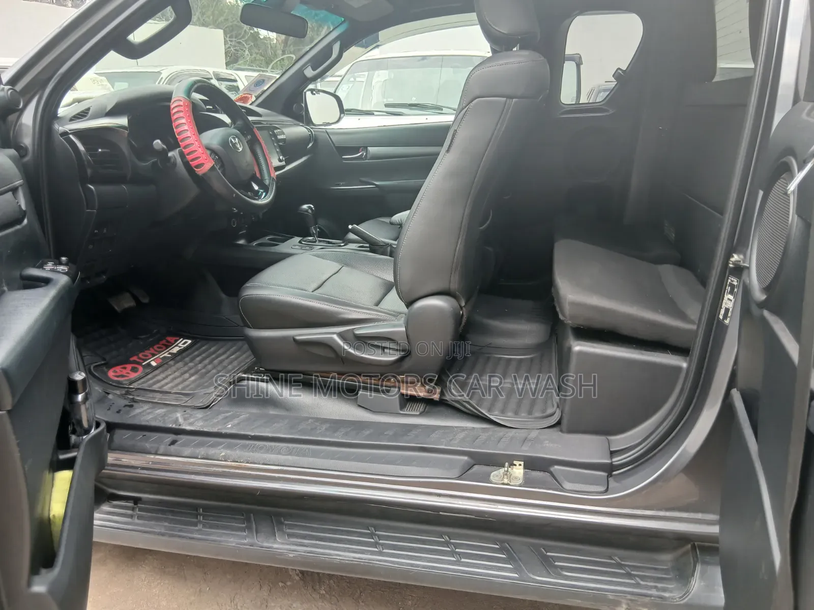 Toyota Hilux 2021 Black