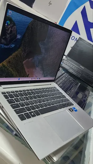 New Laptop HP EliteBook 840 G9 16GB Intel Core i7 SSD 512GB