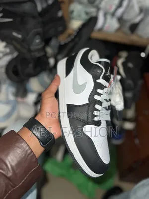 Jordan 1 Low Classic Leather Mens Shoe