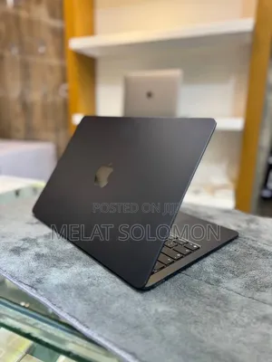 New Laptop Apple MacBook Air 2025 M4 16GB Apple M4 SSD 256GB