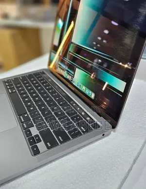 New Laptop Apple MacBook Pro 2022 M2 8GB Apple M2 SSD 256GB