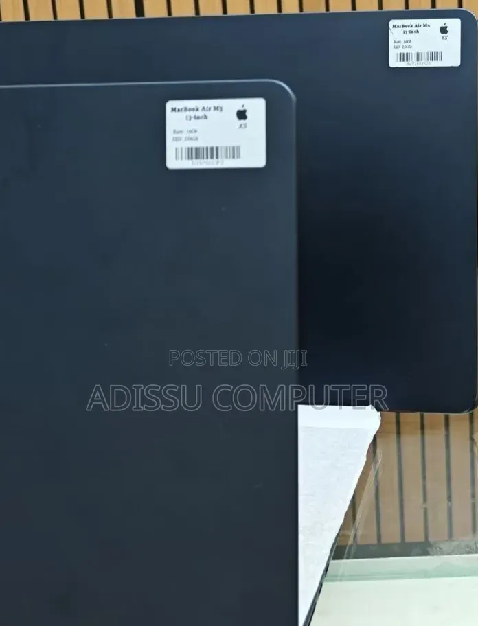 New Laptop Apple MacBook Air 2025 M4 16GB Apple M4 Pro SSD 256GB