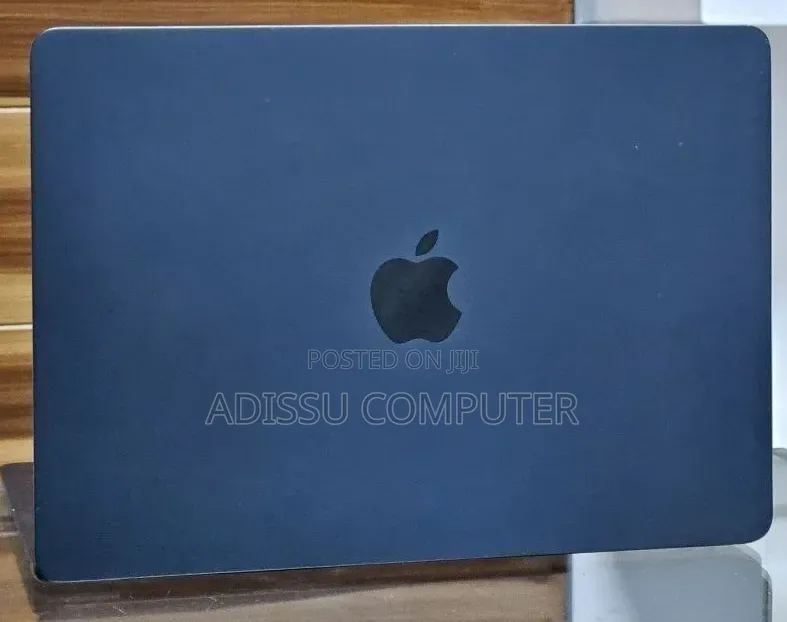 New Laptop Apple MacBook Air 2025 M4 16GB Apple M4 Pro SSD 256GB