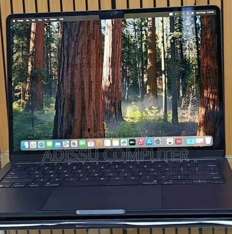 New Laptop Apple MacBook Air 2025 M4 16GB Apple M4 Pro SSD 256GB