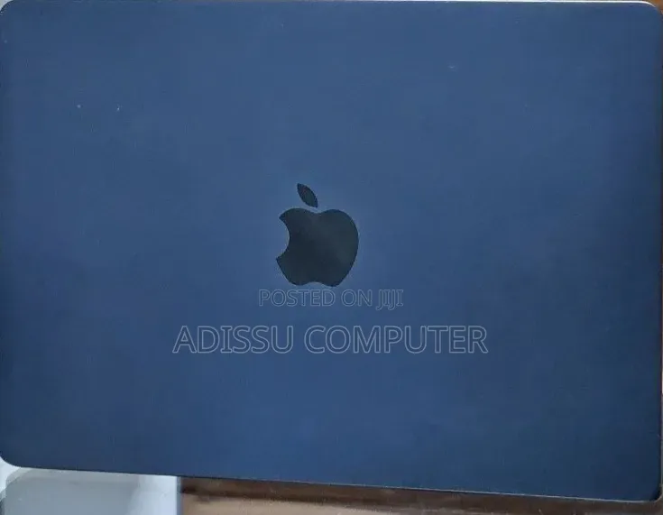 New Laptop Apple MacBook Air 2025 M4 16GB Apple M4 Pro SSD 256GB