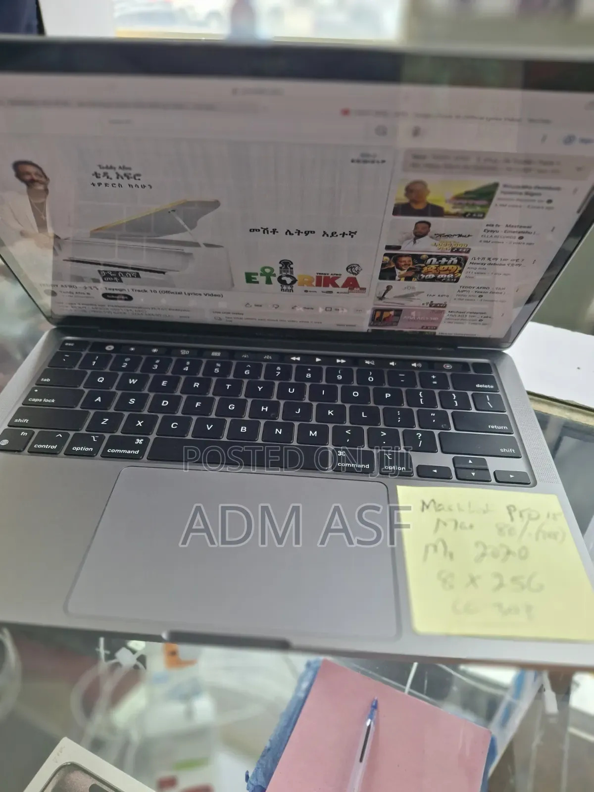 Laptop Apple MacBook 2020 8GB Apple M1 SSD 256GB