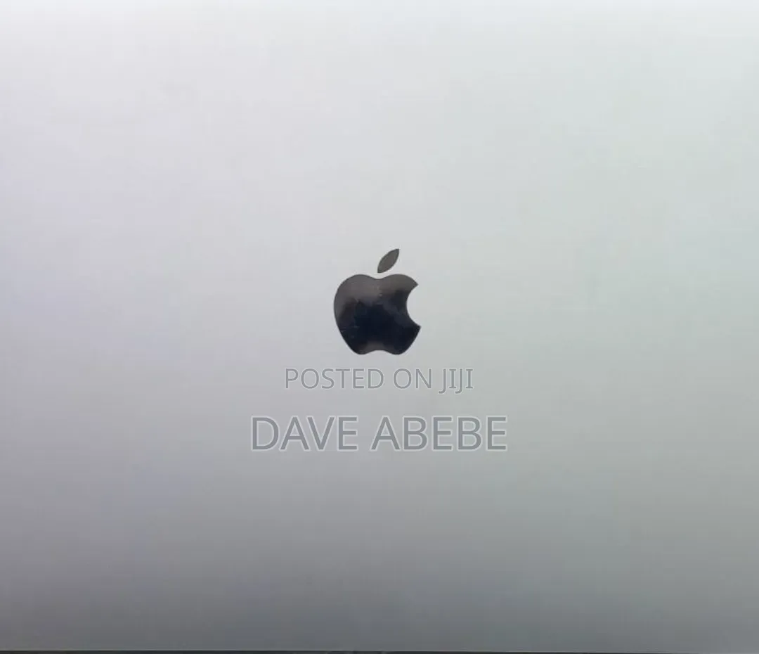 New Laptop Apple MacBook Pro 2018 8GB Intel Core i7 SSD 256GB