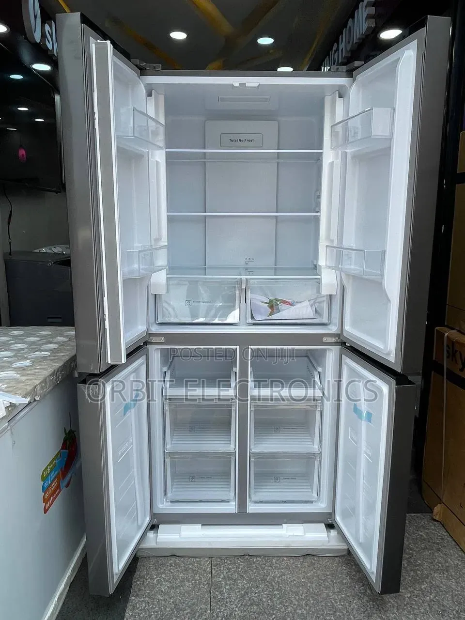 Hisense 640L Refrigerator