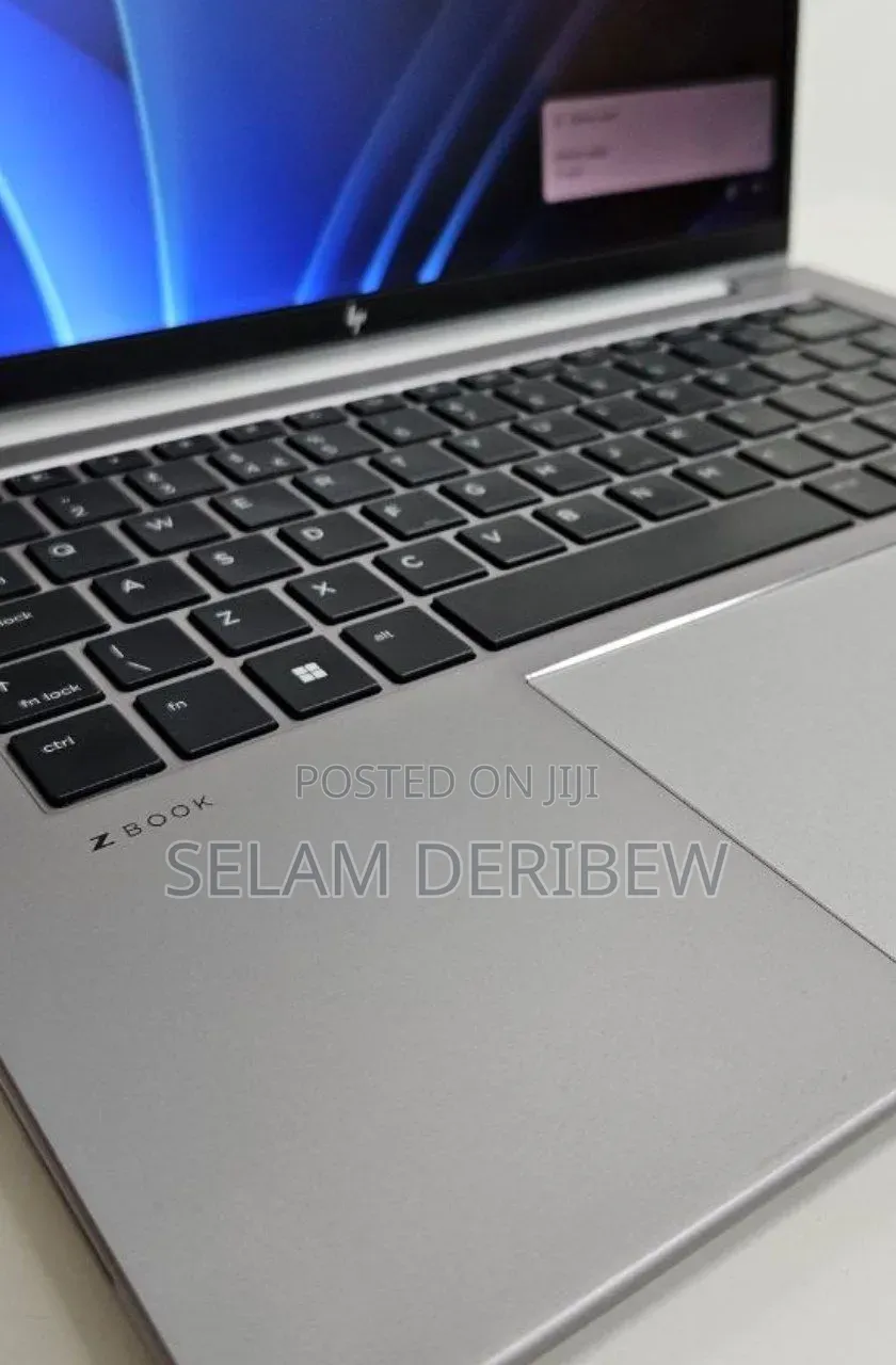 New Laptop HP ZBook Firefly 14 G10 16GB Intel Core i7 SSD 512GB