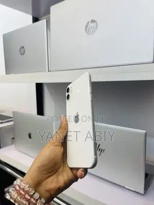 Apple iPhone 11 64 GB White