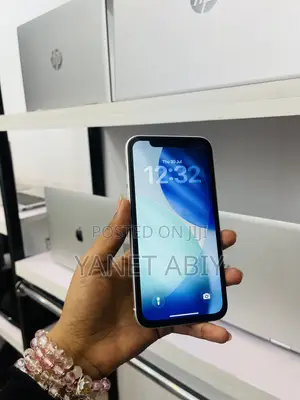 Apple iPhone 11 64 GB White