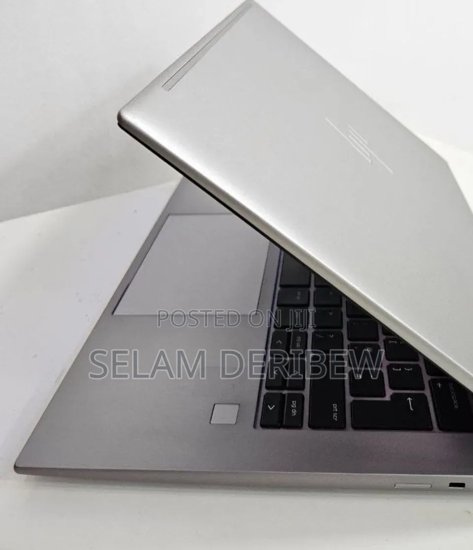 New Laptop HP ZBook Firefly 14 G10 16GB Intel Core i7 SSD 512GB