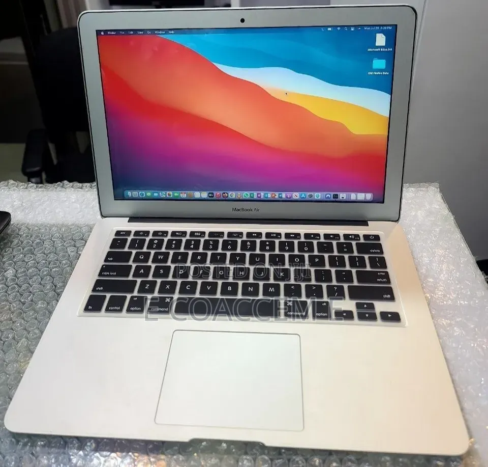 New Laptop Apple MacBook 8GB Intel Core i5 SSD 128GB