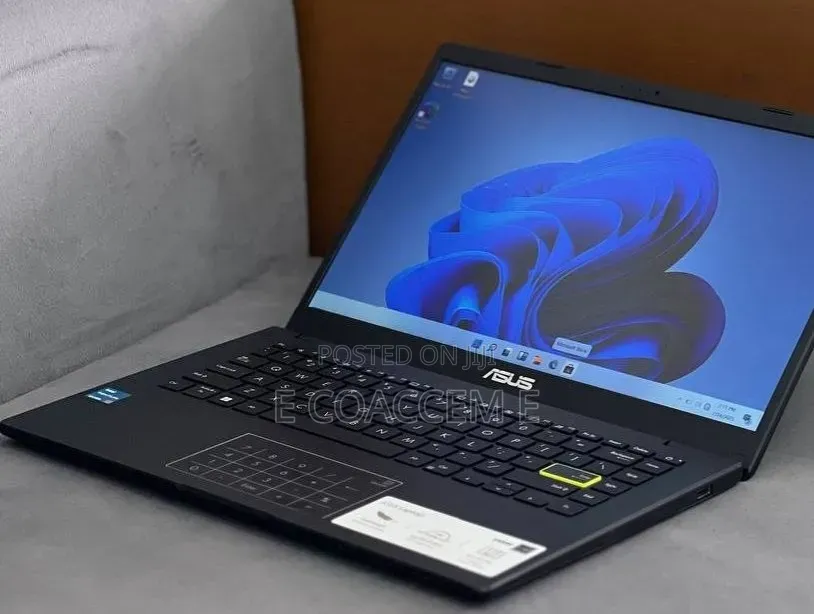 New Laptop Asus 4GB Intel SSD 320GB