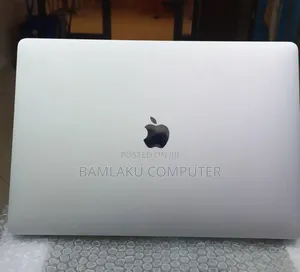 New Laptop Apple MacBook Pro 2018 16GB Intel Core i7 SSD 256GB