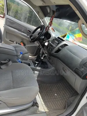 Toyota Land Cruiser 2010 White