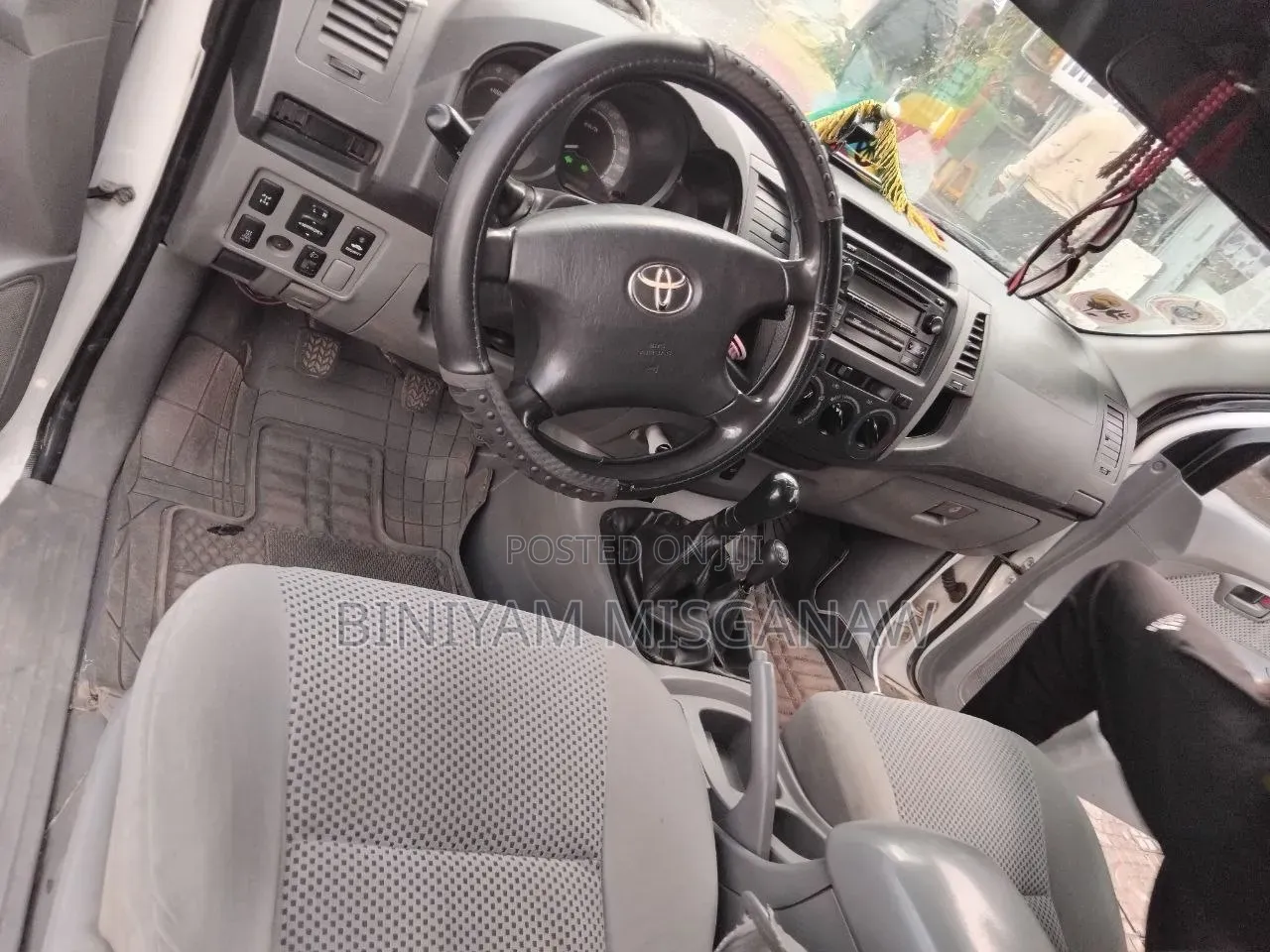 Toyota Land Cruiser 2010 White