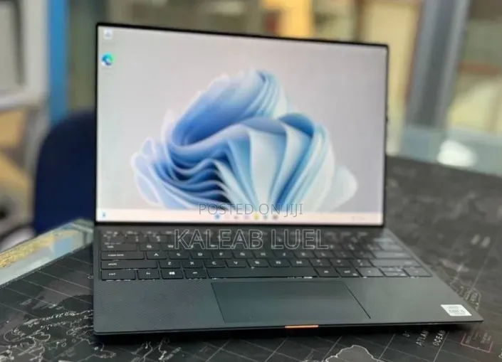 New Laptop Dell XPS 13 8GB Intel Core i5 SSD 512GB