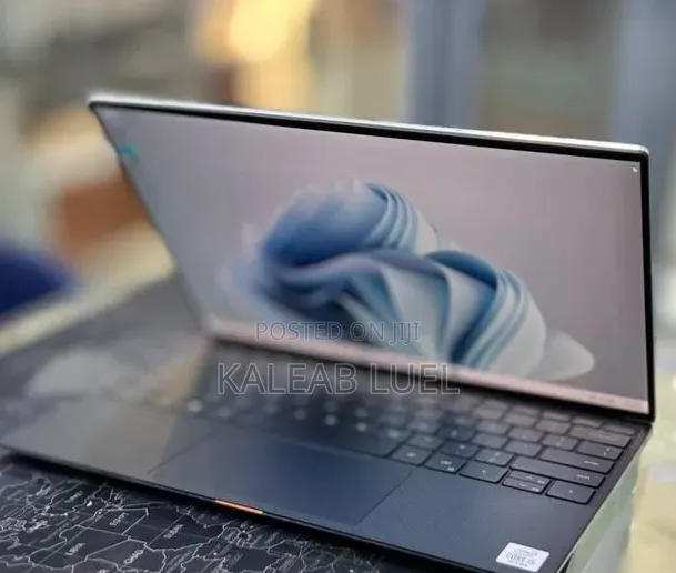 New Laptop Dell XPS 13 8GB Intel Core i5 SSD 512GB