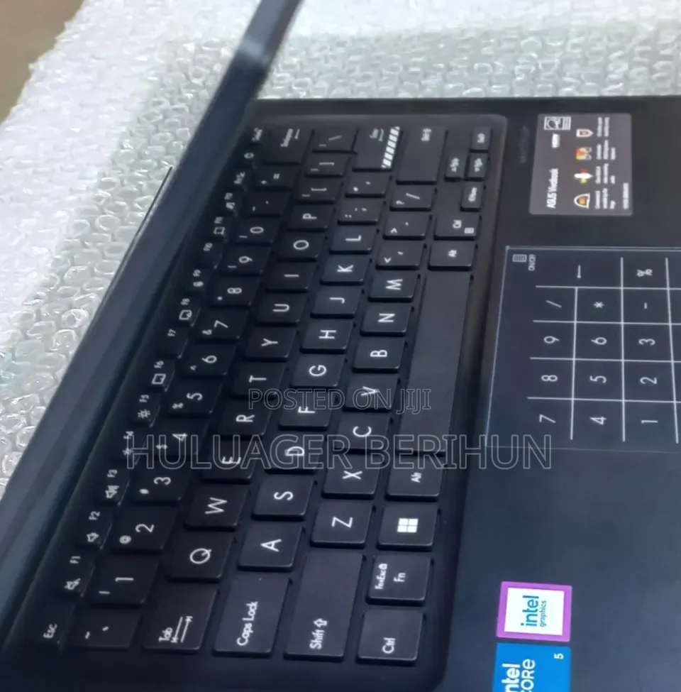 New Laptop Asus VivoBook 15 X505BA 16GB Intel Core i5 SSD 512GB