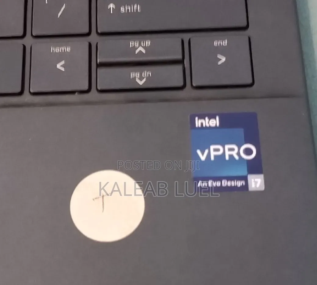 New Laptop HP Dragonfly G3 16GB Intel Core i7 SSD 512GB