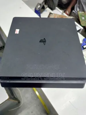 PlayStation 4 Slim