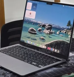New Laptop Apple MacBook Air 2022 M2 16GB Apple M2 SSD 256GB