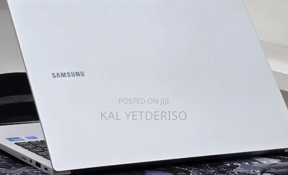 New Laptop Samsung Galaxy Book4 16GB Intel Core Ultra 7 SSD 1T